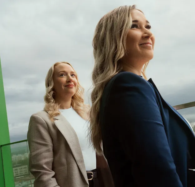Vantaan konttorin kaksi työntekijää
