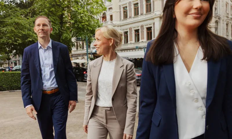 OmaSpn henkilöstöä Espan puistossa